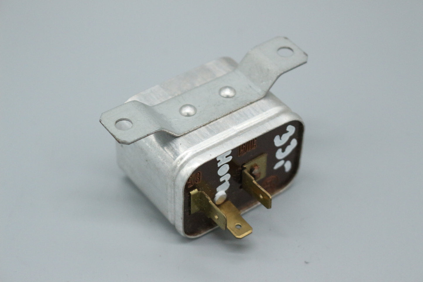 Wipe-wash control unit relay 12V