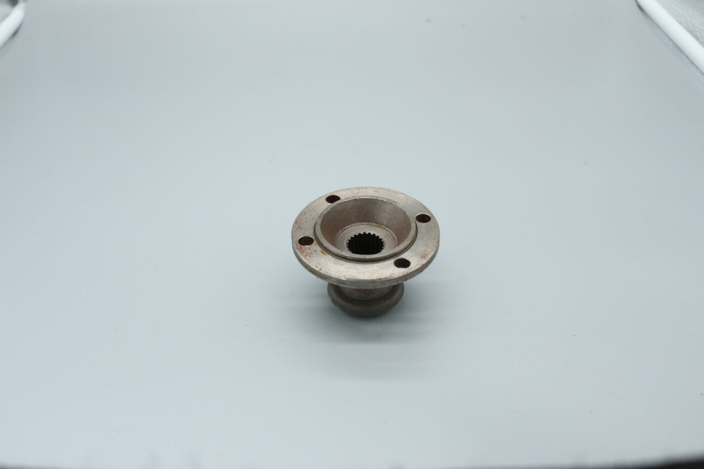 Flansch mit Ablenkring Antriebskegelrad