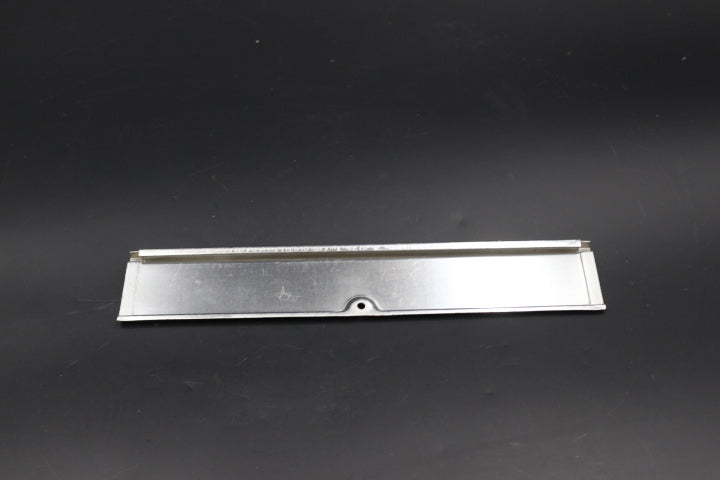 Zierstück Blende Mitte hinten