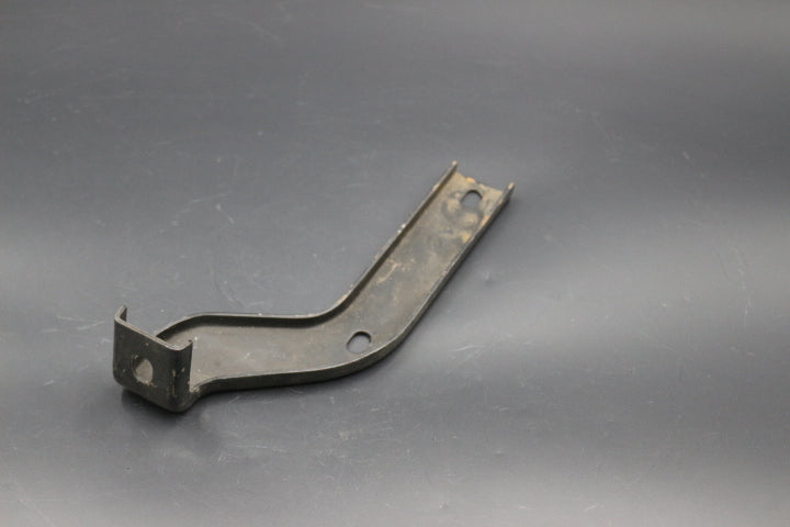 Stoßstangenhalter Halter vorne mitte links