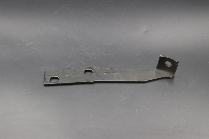 Stoßstangenhalter Halter hinten mitte links