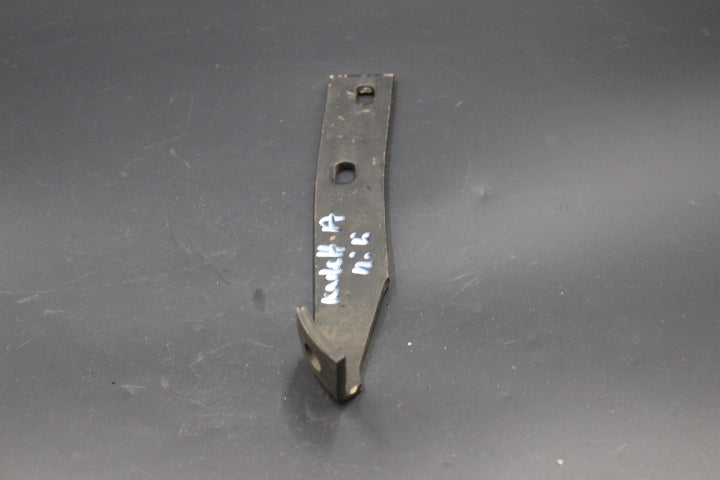 Stoßstangenhalter Halter hinten Mitte rechts