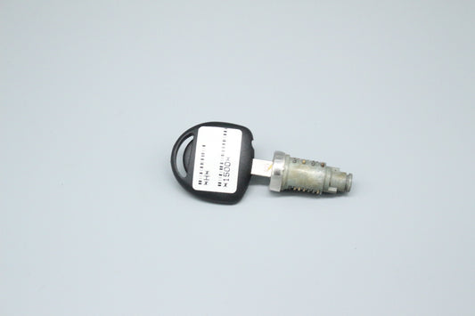 Lock cylinder with key