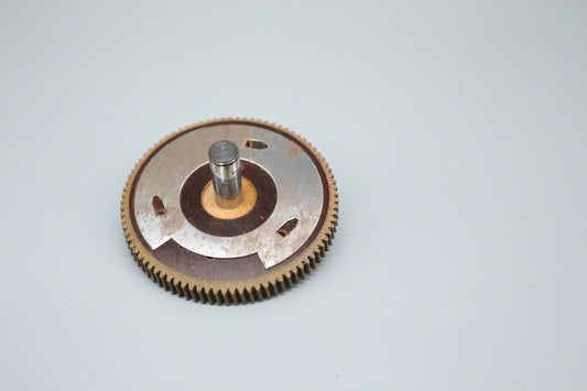 Gear with Shaft for Rear Wiper Motor