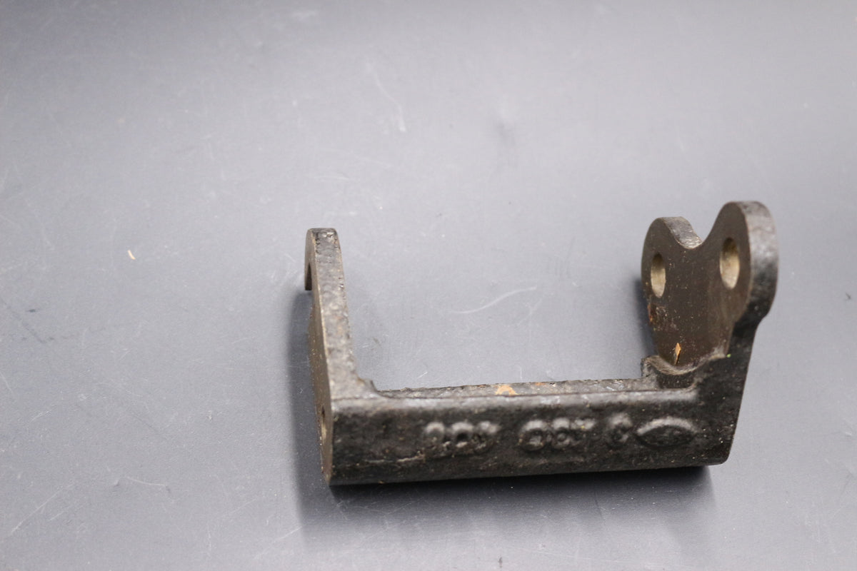 Halter Hydraulikpumpe Opel Kapitän Admiral Rekord Commodore OE 950408