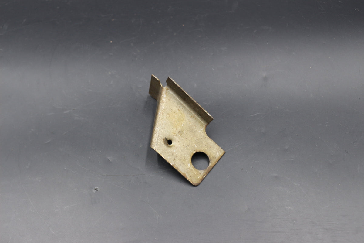 Halter hinten links Ausgleichsbehälter Opel Monza Senator A OE 1304718