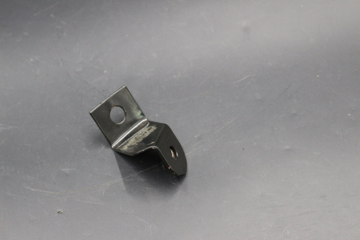 Halter Stoßstange hinten rechts außen Opel Rekord D Commodore B OE 1406417