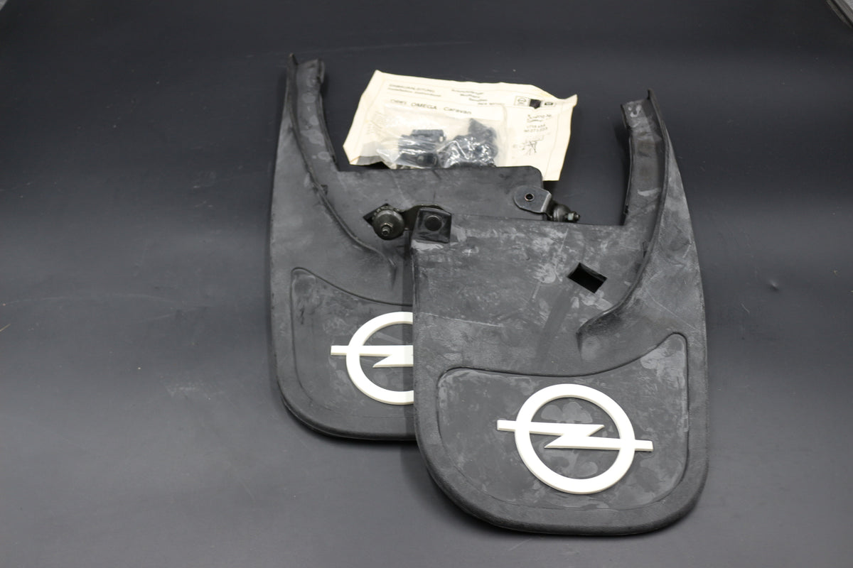 Schmutzfänger hinten Opel Omega A Caravan OE 1718554 90273223