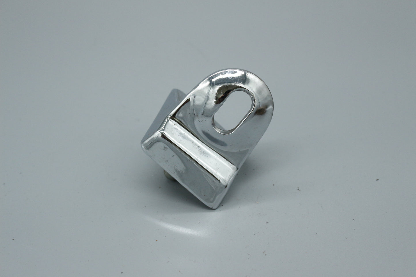 Halter für Zusatzscheinwerfer vorn