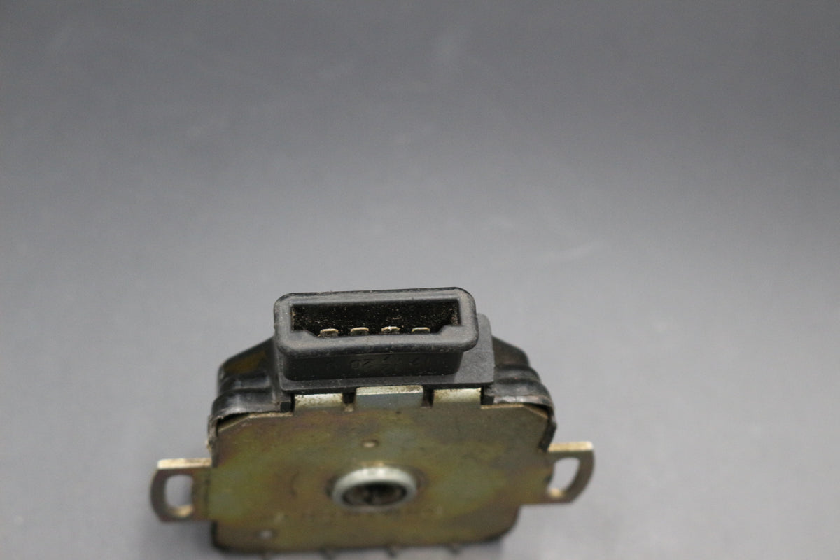 Drosselklappensensor Opel Admiral Diplomat B 2,8E